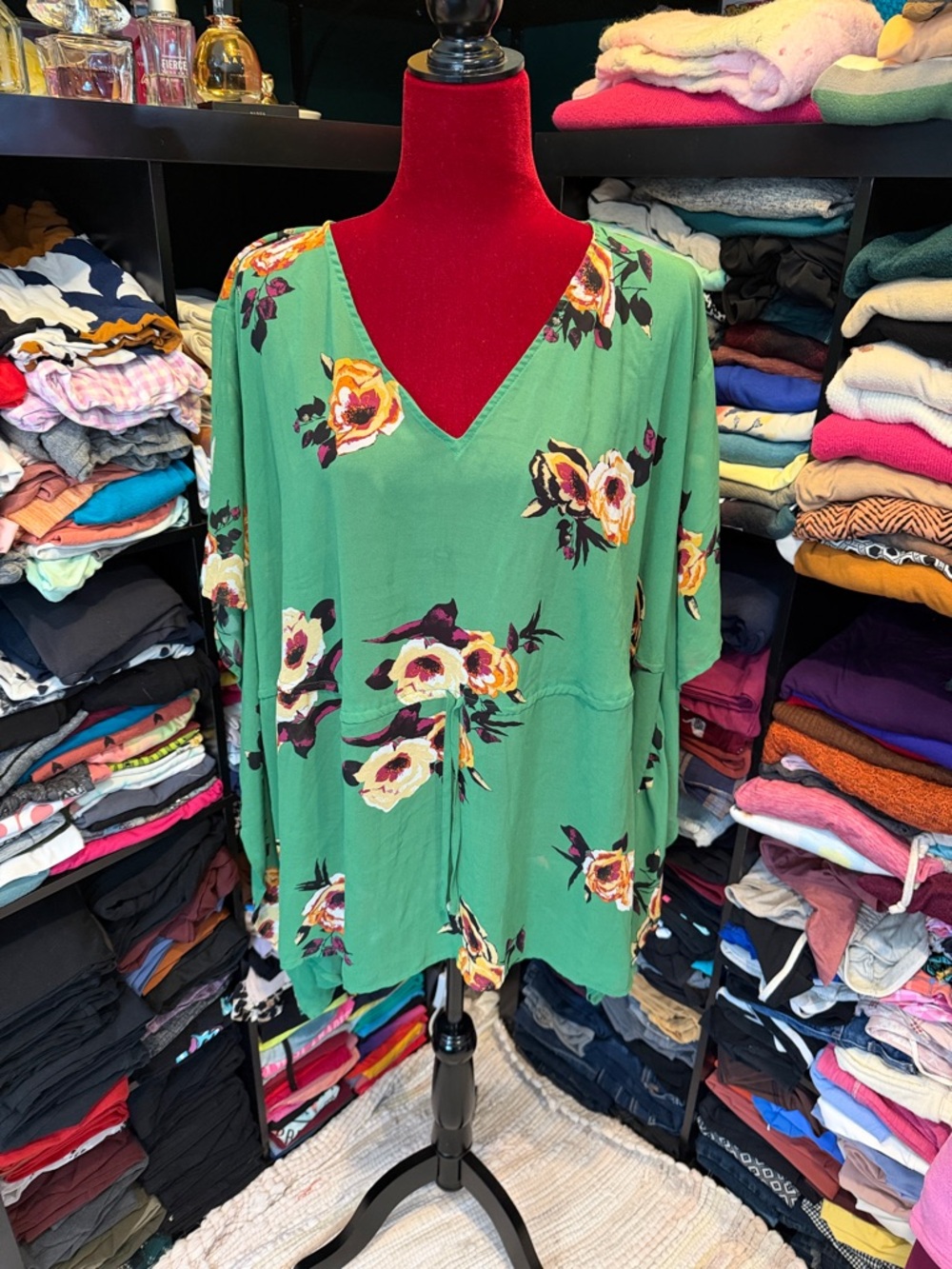 #428. Lane Bryant Green Floral V-Neck Blouse with Rose Accents. 18/20 1x